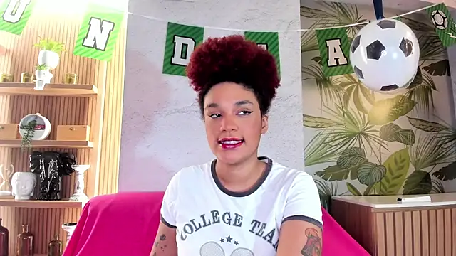 Snapshot of loladupont chatting on June 15, 2026, 3:07 am loladupont online show from June 15, 2026, 3:07 am