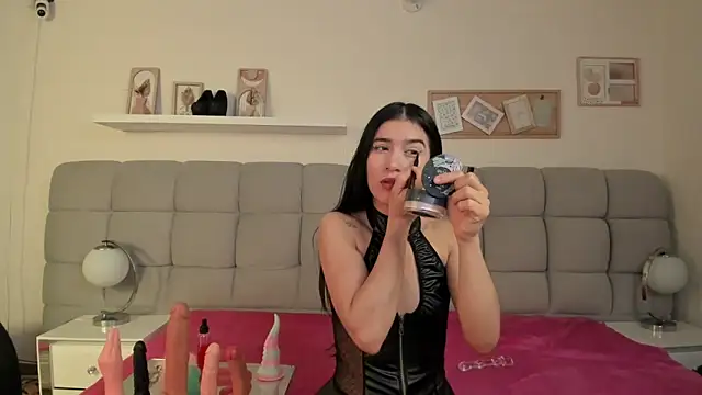 Chlooe Zoe online show from February 22, 2026, 11:23 am