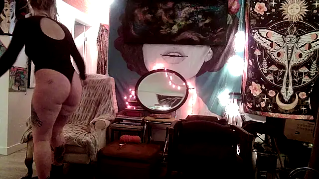 SilverandFox online show from January 8, 2025, 9:34 pm