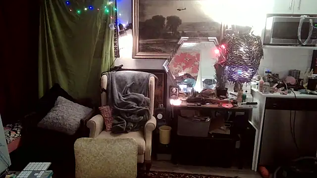 SilverandFox online show from March 20, 2025, 11:38 am