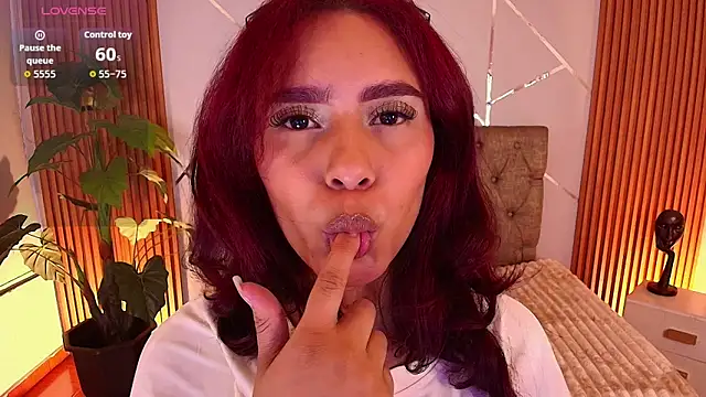 charlottee white online show from March 26, 2026, 9:24 pm