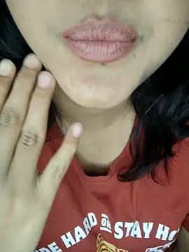 Riya Stream01 online show from March 9, 2025, 11:35 pm