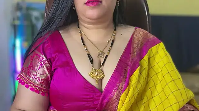 FlatVincy4 online show from February 4, 2026, 4:07 am