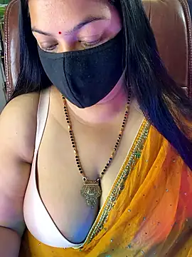 FlatVincy4 online show from November 20, 2025, 10:52 pm