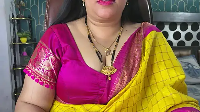 FlatVincy4 online show from February 12, 2026, 4:51 pm