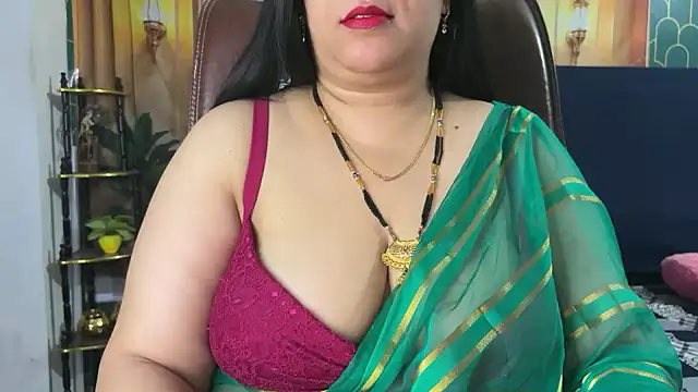 FlatVincy4 online show from April 3, 2026, 4:08 am