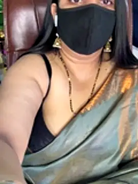 FlatVincy4 online show from November 24, 2025, 3:56 pm