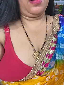 FlatVincy4 online show from November 8, 2025, 4:21 pm