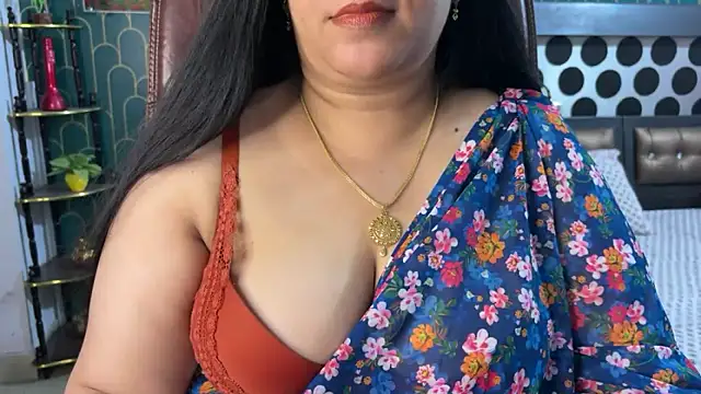 FlatVincy4 online show from June 4, 2026, 7:35 am