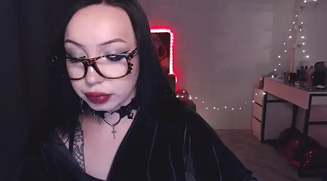 MoranaMissGod online show from December 26, 2024, 2:22 am