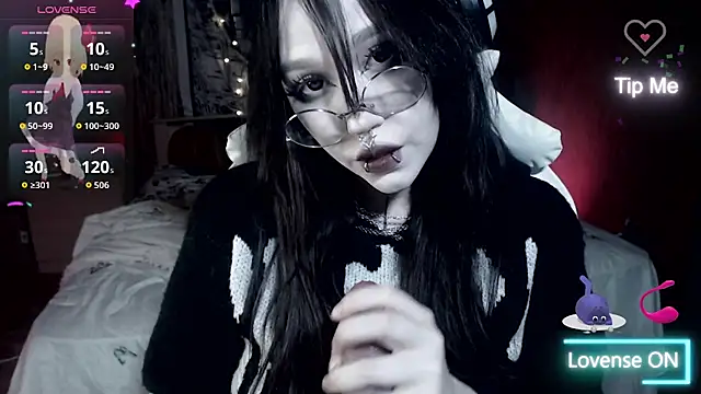 chloe crystall killer online show from October 27, 2025, 12:33 am