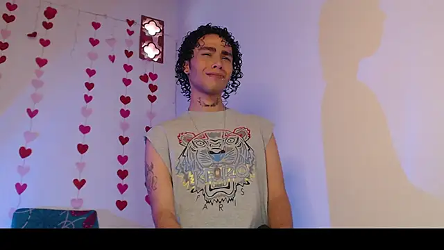 Snapshot of seven7xis chatting on February 10, 2025, 9:04 pm seven7xis online show from February 10, 2025, 9:04 pm