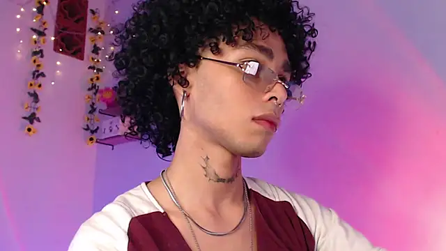 Snapshot of seven7xis chatting on March 8, 2025, 4:01 am seven7xis online show from March 8, 2025, 4:01 am