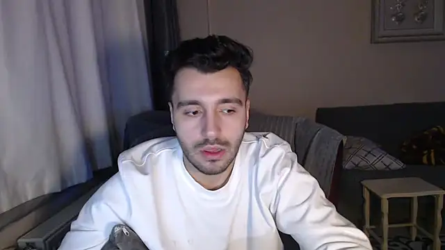 Snapshot of handsomeee04 chatting on November 2, 2025, 4:34 pm handsomeee04 online show from November 2, 2025, 4:34 pm