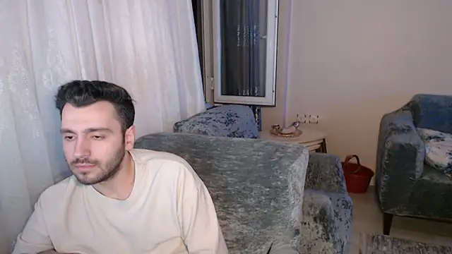handsomeee04 online show from May 15, 2026, 11:14 pm