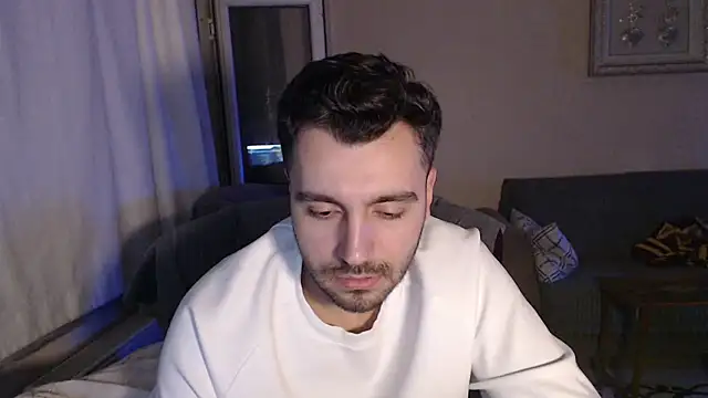 Snapshot of handsomeee04 chatting on November 3, 2025, 9:29 pm handsomeee04 online show from November 3, 2025, 9:29 pm