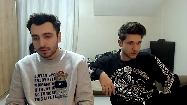 Snapshot of handsomeee04 chatting on October 14, 2025, 9:15 pm handsomeee04 online show from October 14, 2025, 9:15 pm