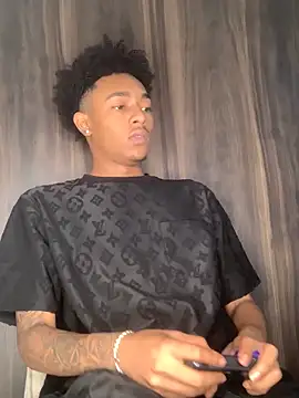 Boy cock18 online show from November 4, 2025, 11:08 pm