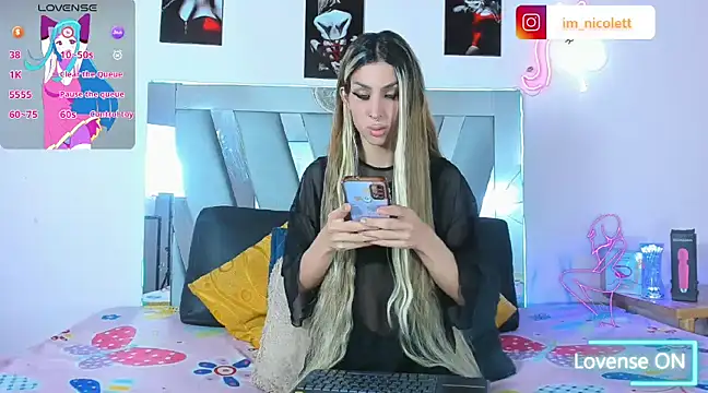 Snapshot of supradoll chatting on February 13, 2025, 6:48 pm supradoll online show from February 13, 2025, 6:48 pm