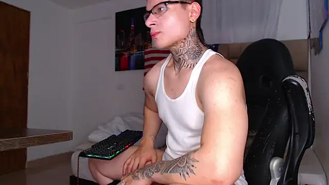 DennisWalkerr online show from March 18, 2025, 2:51 am