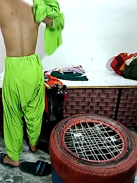 KumarSilencesex21 online show from February 26, 2026, 11:32 am