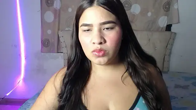 mia18 queen online show from January 14, 2026, 5:33 am