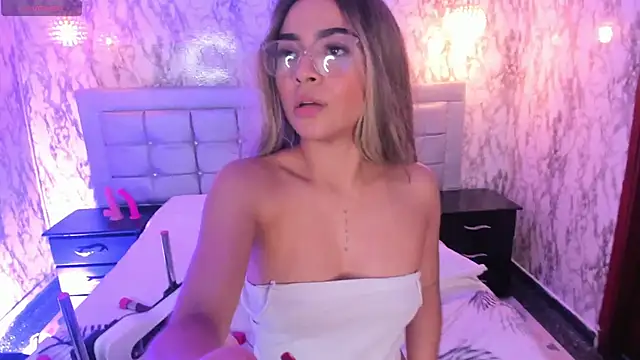 Snapshot of SOFIIA_CRUZ_ chatting on January 4, 2025, 1:53 pm SOFIIA CRUZ online show from January 4, 2025, 1:53 pm