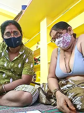 Snapshot of sivani_asha chatting on December 18, 2025, 7:13 am sivani asha online show from December 18, 2025, 7:13 am