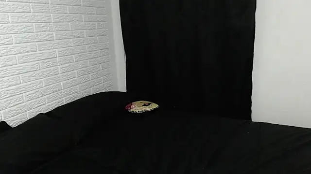 Snapshot of rousstattoo chatting on January 4, 2025, 5:16 am rousstattoo online show from January 4, 2025, 5:16 am