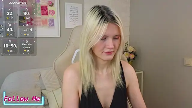 NellieLoyns online show from April 10, 2026, 5:20 pm