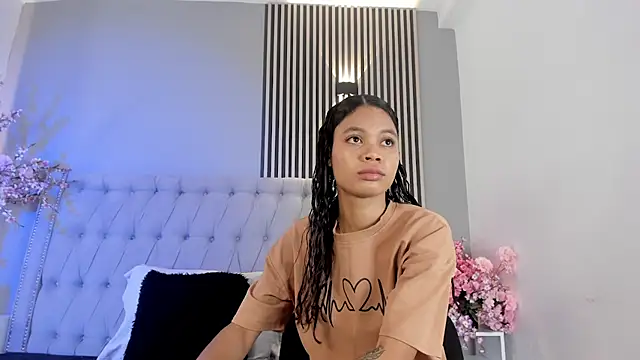 GysellHanson online show from November 27, 2025, 11:43 am