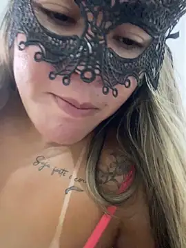 Casadadelicia26 online show from April 1, 2026, 1:51 am