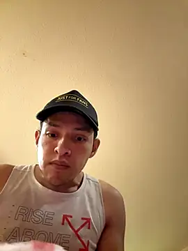 Snapshot of aleeextg chatting on September 14, 2025, 5:35 pm aleeextg online show from September 14, 2025, 5:35 pm