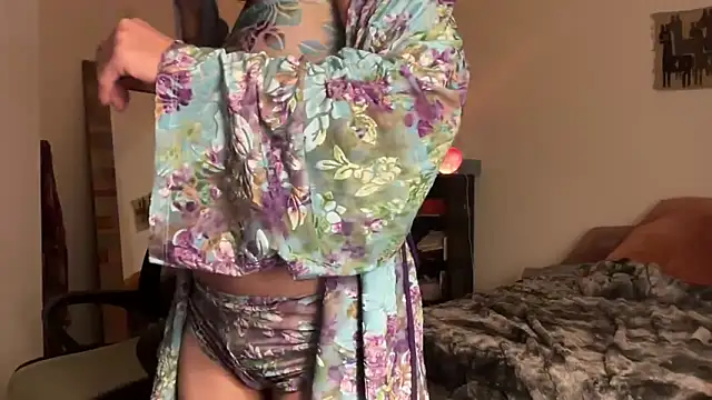 leahsparkles online show from October 28, 2025, 3:18 am