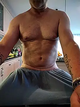 kevincumporn online show from May 17, 2026, 4:12 am