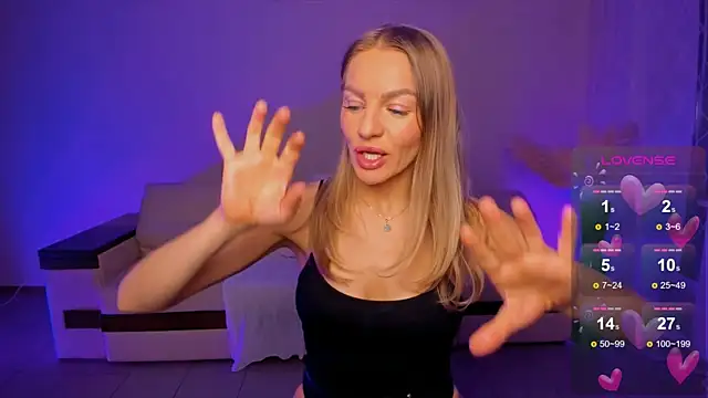 Oliva Candy online show from April 21, 2026, 7:42 pm