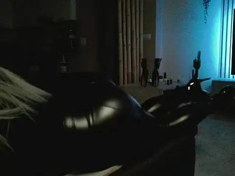 NoraInMask online show from January 14, 2026, 9:07 pm