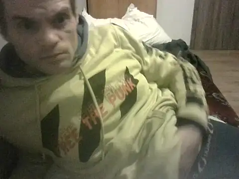 Snapshot of vladko141 chatting on February 8, 2026, 9:23 pm vladko141 online show from February 8, 2026, 9:23 pm