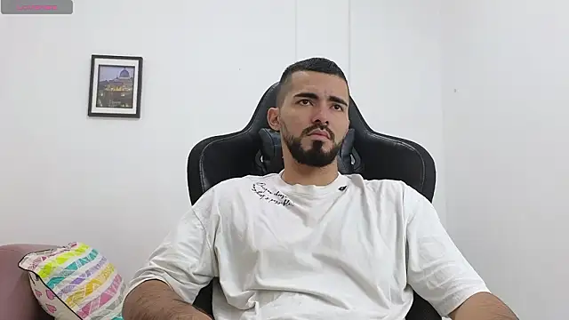 Massimoo 07 online show from February 13, 2026, 4:07 pm