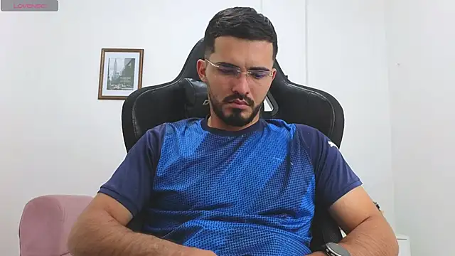 Massimoo 07 online show from November 11, 2025, 6:14 pm