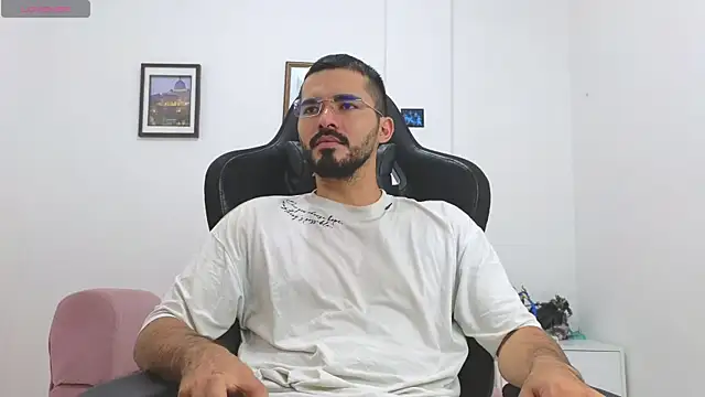 Massimoo 07 online show from December 21, 2025, 7:48 pm