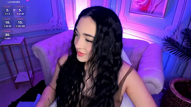 stefany duque1  online show from December 18, 2025, 3:00 am