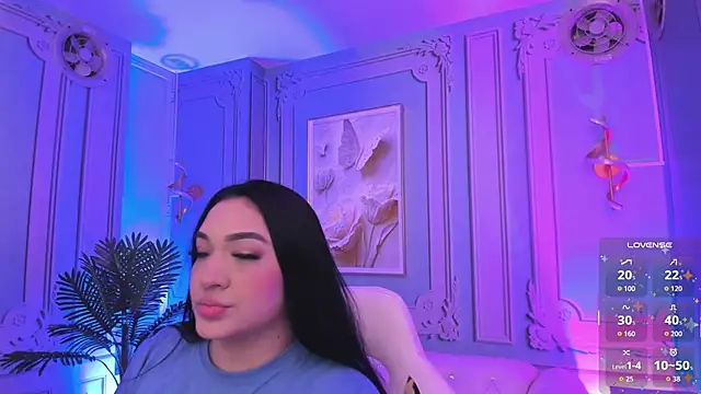 stefany duque1  online show from November 12, 2025, 3:10 am