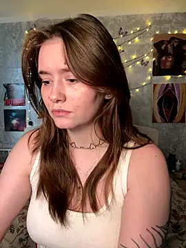 Snapshot of Sabrina_shells chatting on December 21, 2025, 9:33 am Sabrina shells online show from December 21, 2025, 9:33 am