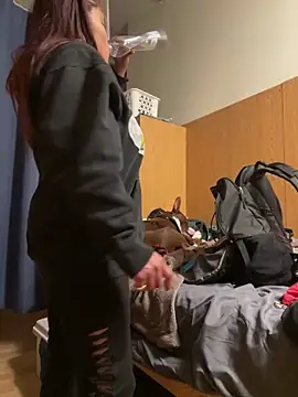 Snapshot of Dnasty408 chatting on October 13, 2025, 4:58 am Dnasty408 online show from October 13, 2025, 4:58 am