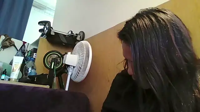 Snapshot of Dnasty408 chatting on February 4, 2026, 9:43 pm Dnasty408 online show from February 4, 2026, 9:43 pm