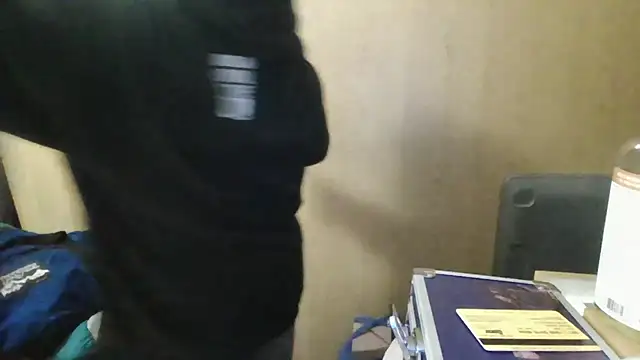 Snapshot of Dnasty408 chatting on November 15, 2025, 2:04 am Dnasty408 online show from November 15, 2025, 2:04 am