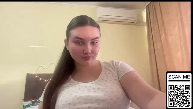 Snapshot of Dreamyblushfairy chatting on November 19, 2025, 1:33 pm Dreamyblushfairy online show from November 19, 2025, 1:33 pm