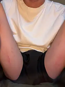 miichannnnn online show from January 14, 2025, 1:49 pm