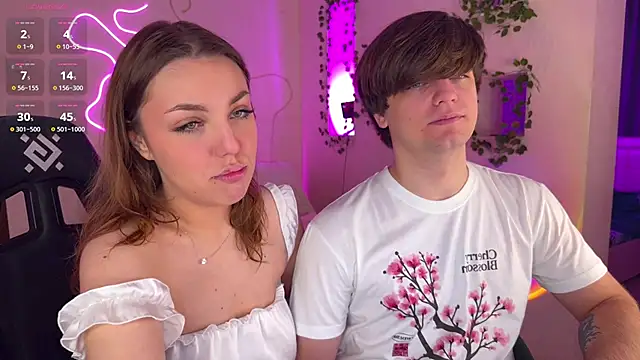 RobertAndLinela online show from November 25, 2025, 3:01 pm